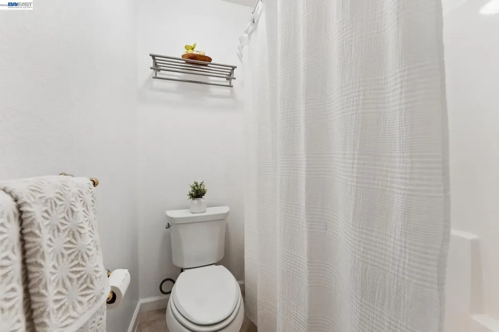 26 Raintree Court Hayward CA 94544