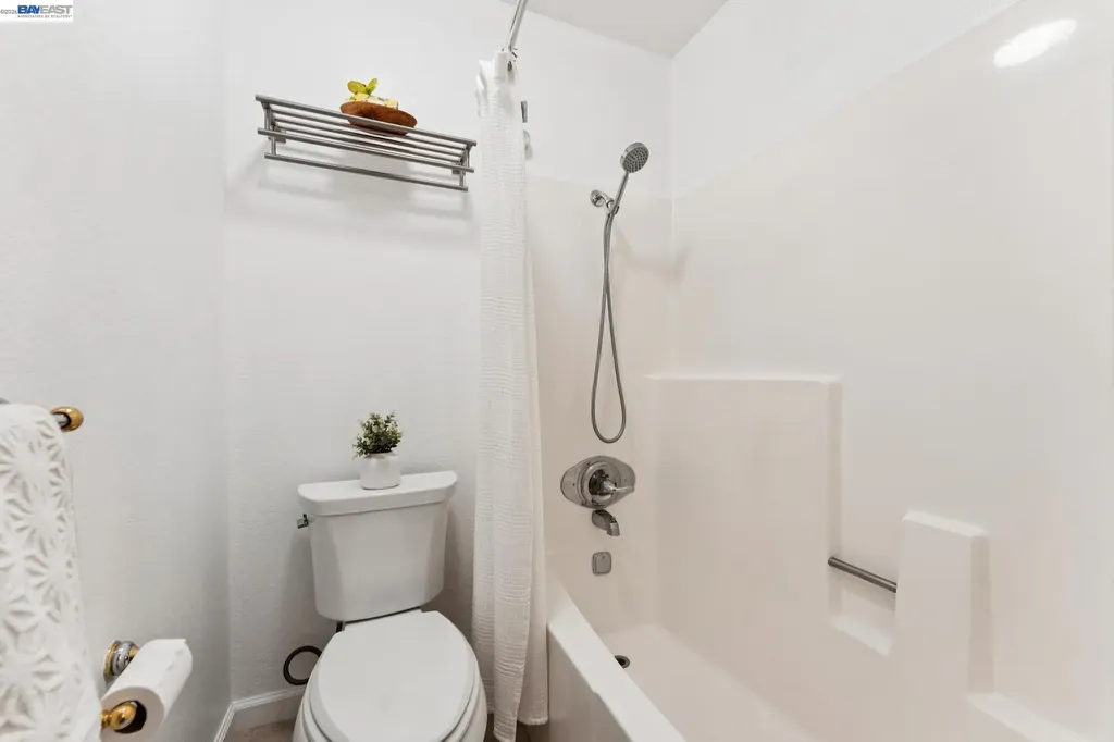26 Raintree Court Hayward CA 94544