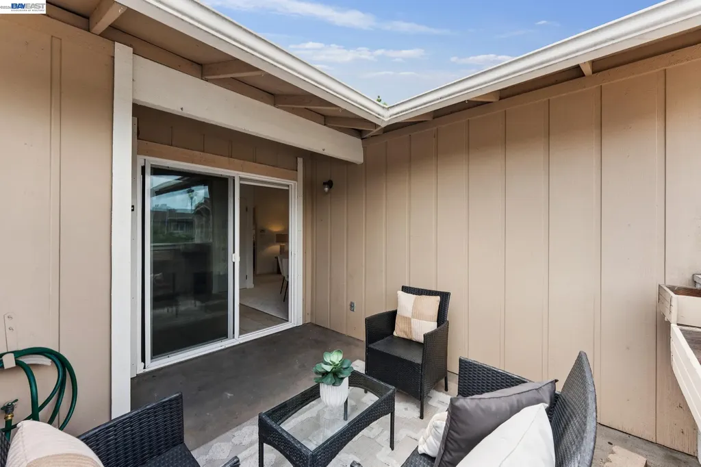 26 Raintree Court Hayward CA 94544