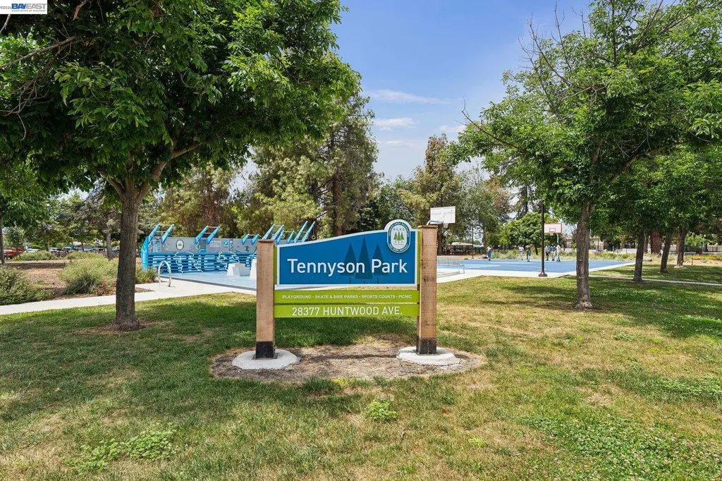 26 Raintree Court Hayward CA 94544