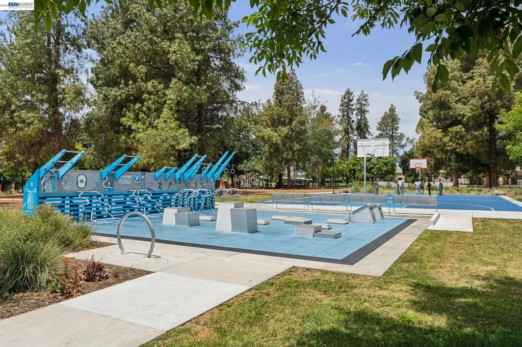 26 Raintree Court Hayward CA 94544