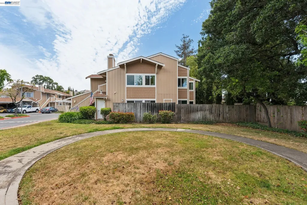 26 Raintree Court Hayward CA 94544