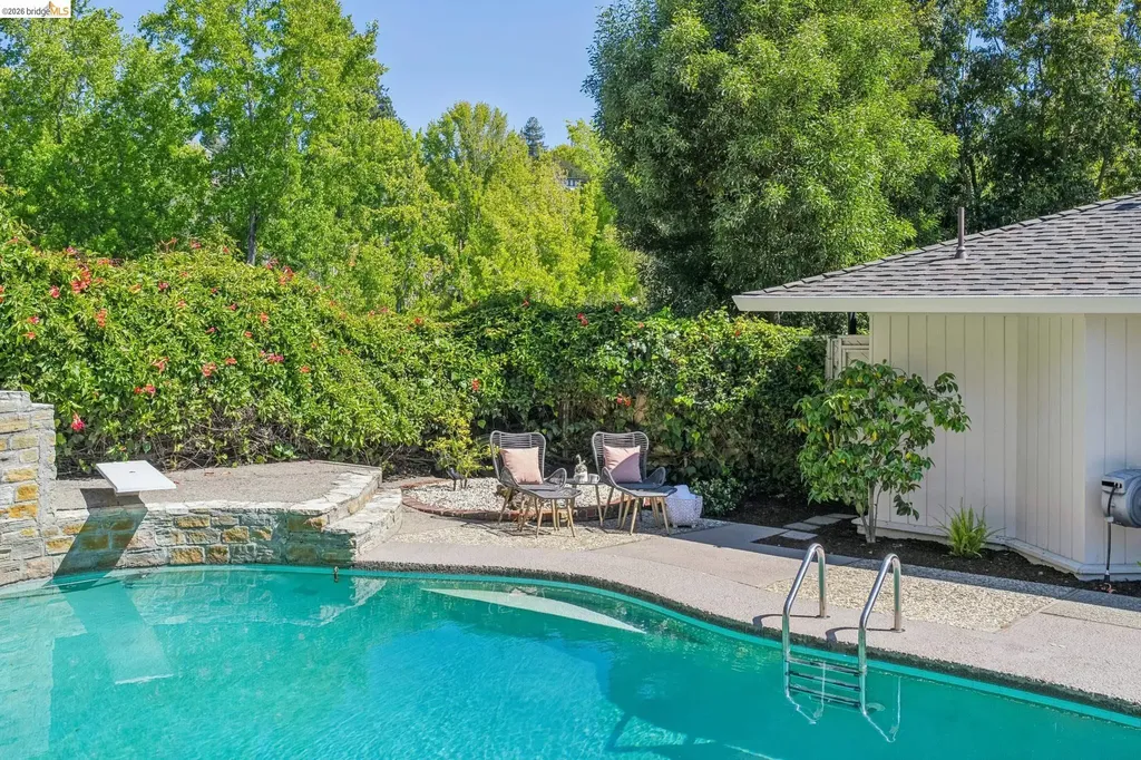 11 Huntleigh Road Piedmont CA 94611