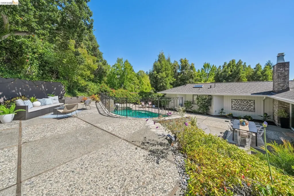 11 Huntleigh Road Piedmont CA 94611