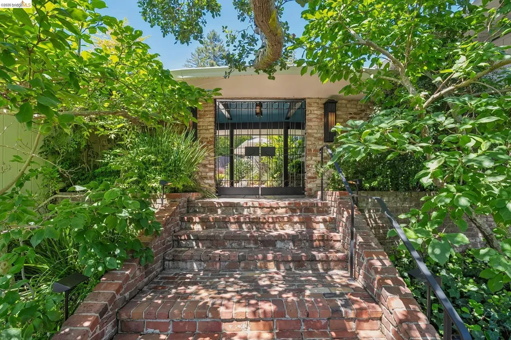 11 Huntleigh Road Piedmont CA 94611