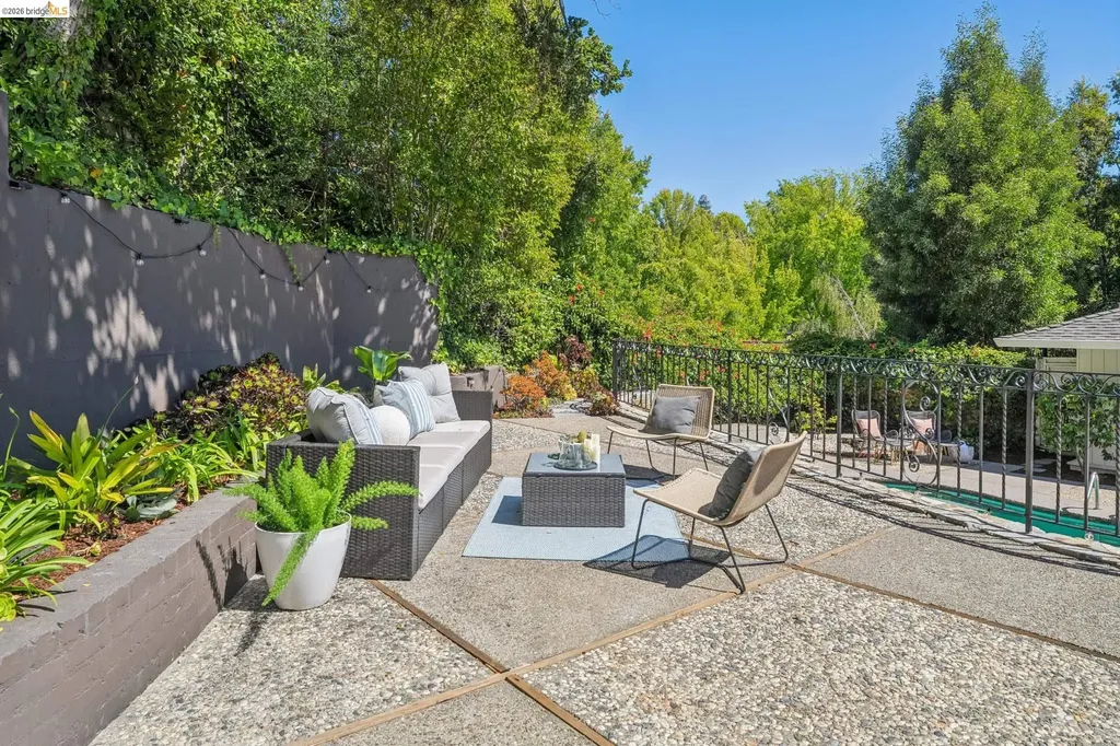 11 Huntleigh Road Piedmont CA 94611