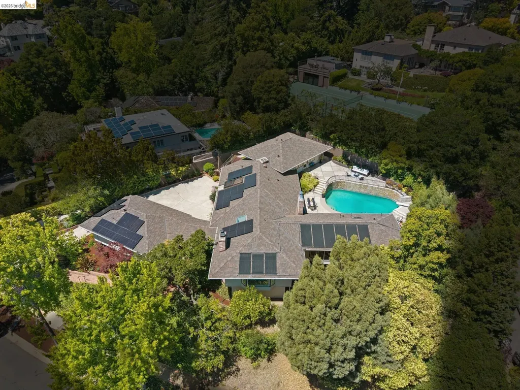 11 Huntleigh Road Piedmont CA 94611
