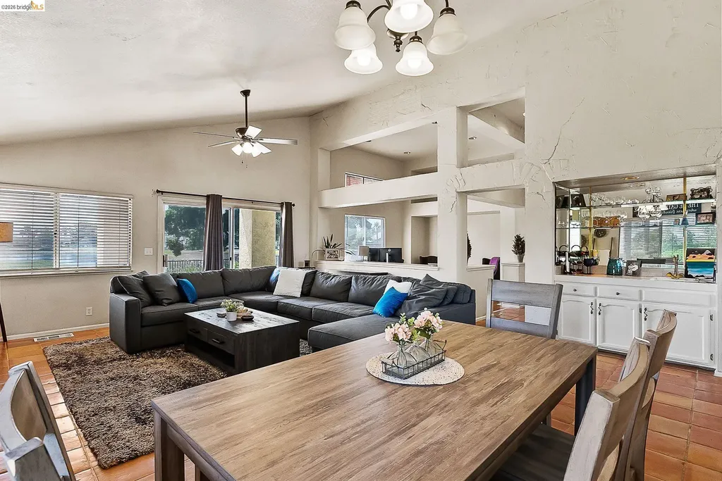 2244 Colonial Court Discovery Bay CA 94505