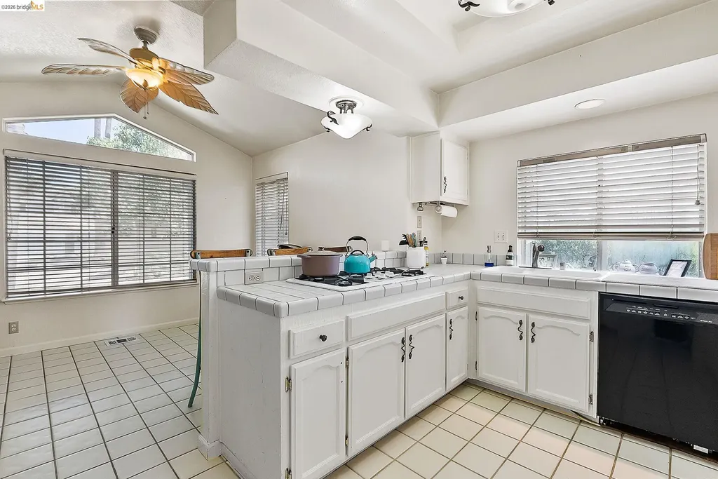2244 Colonial Court Discovery Bay CA 94505