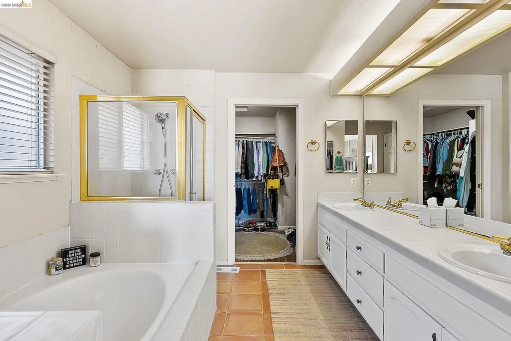 2244 Colonial Court Discovery Bay CA 94505