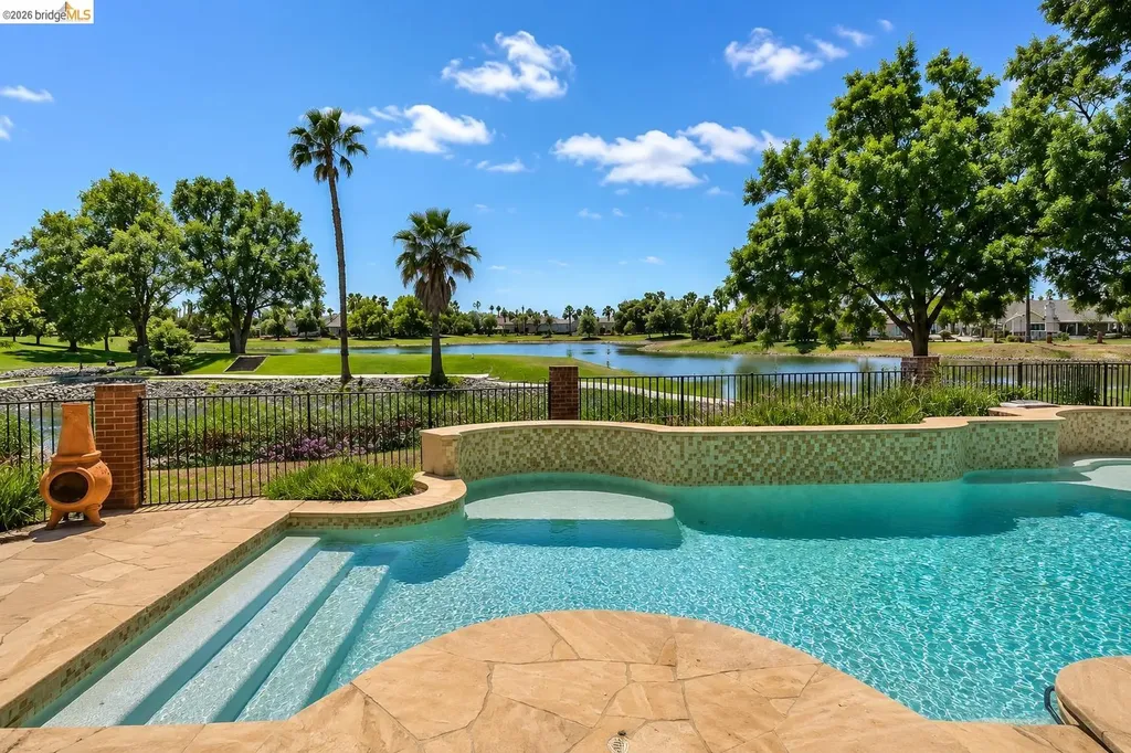 2244 Colonial Court Discovery Bay CA 94505