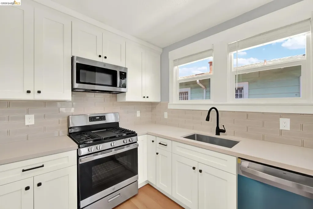 6900 Halliday Avenue Oakland CA 94605
