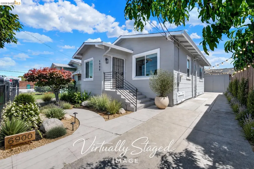 6900 Halliday Avenue Oakland CA 94605