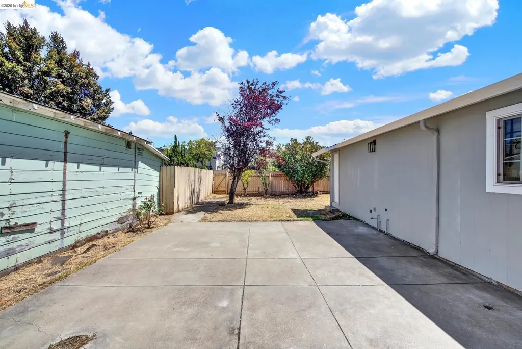 6900 Halliday Avenue Oakland CA 94605
