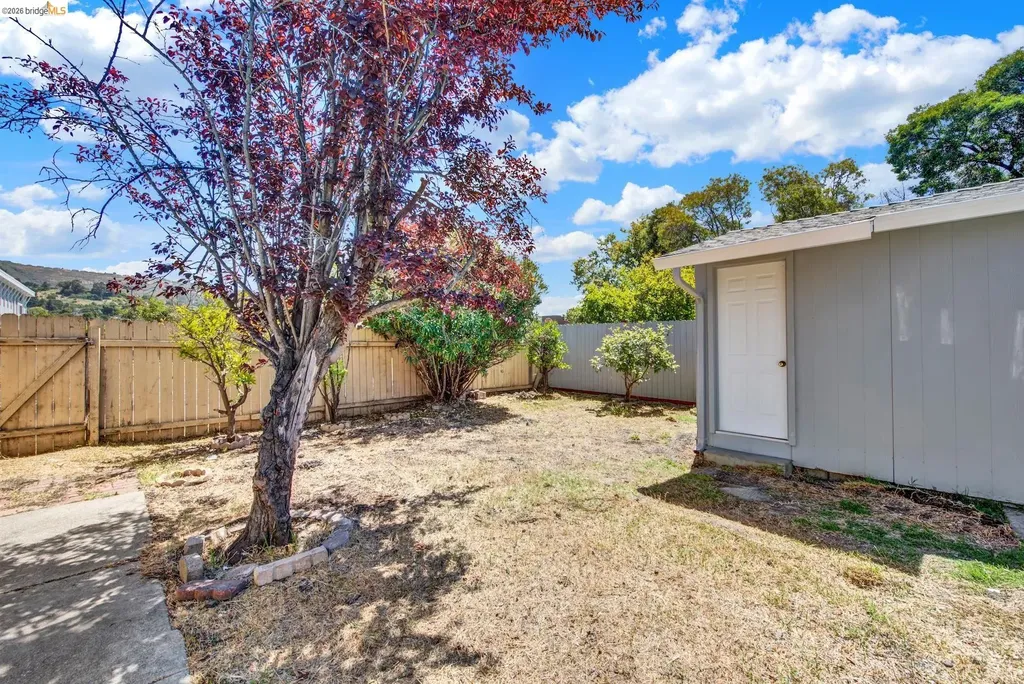 6900 Halliday Avenue Oakland CA 94605