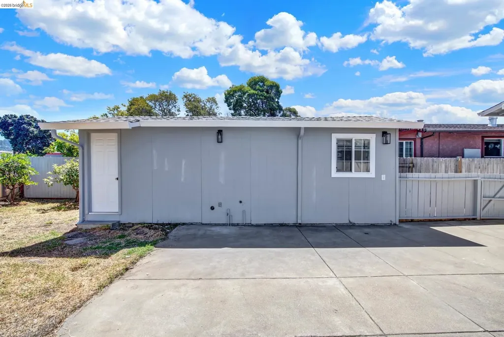 6900 Halliday Avenue Oakland CA 94605