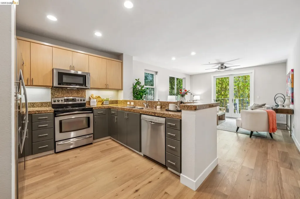 3090 Glascock Street Oakland CA 94601