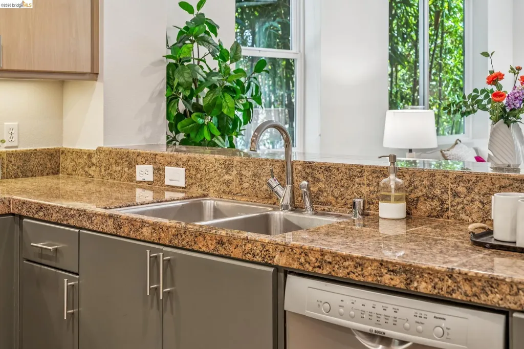3090 Glascock Street Oakland CA 94601
