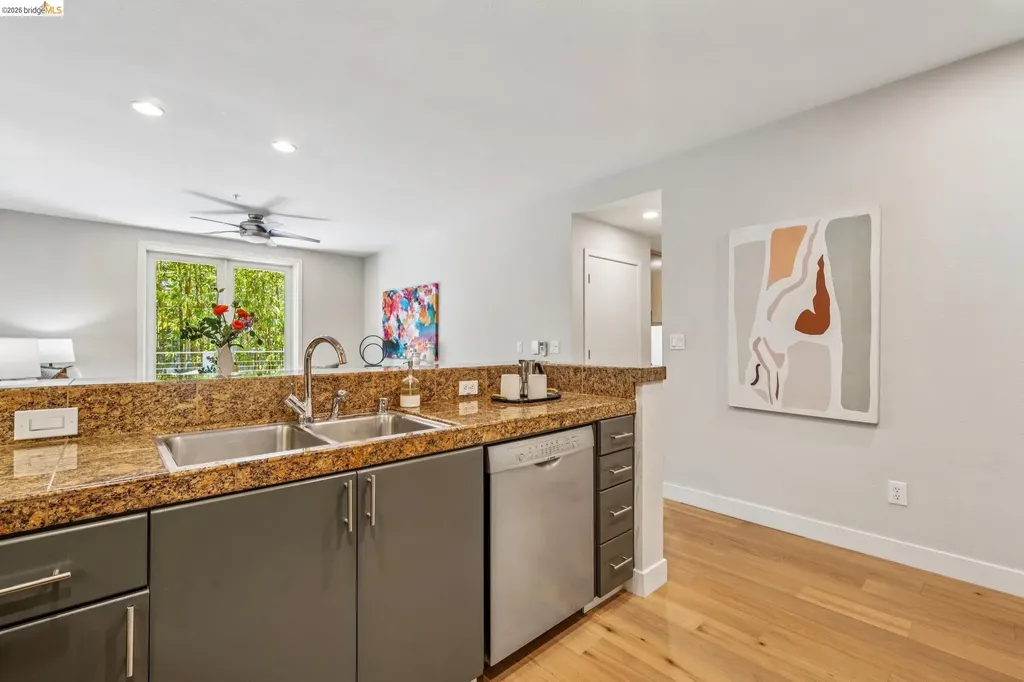 3090 Glascock Street Oakland CA 94601