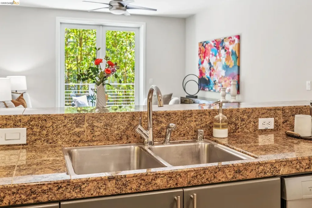 3090 Glascock Street Oakland CA 94601