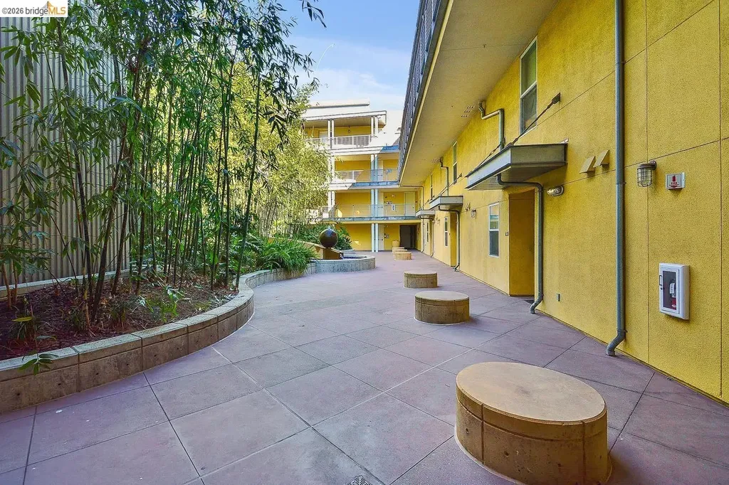 3090 Glascock Street Oakland CA 94601