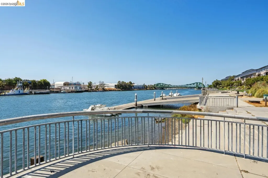 3090 Glascock Street Oakland CA 94601