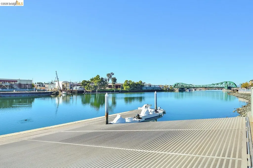 3090 Glascock Street Oakland CA 94601