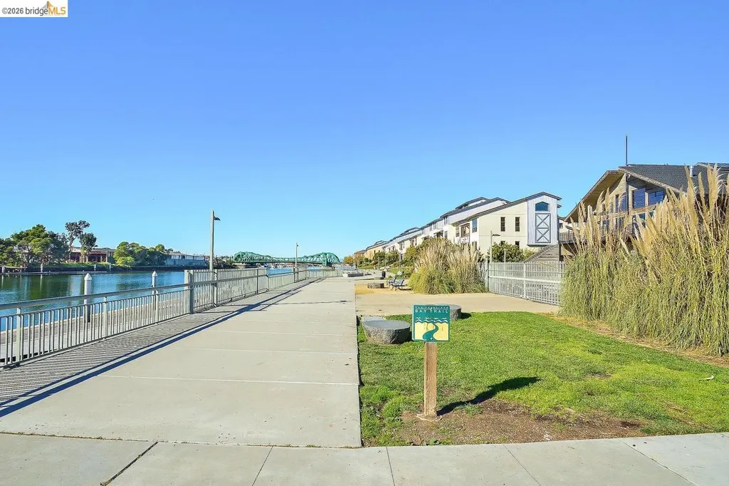 3090 Glascock Street Oakland CA 94601