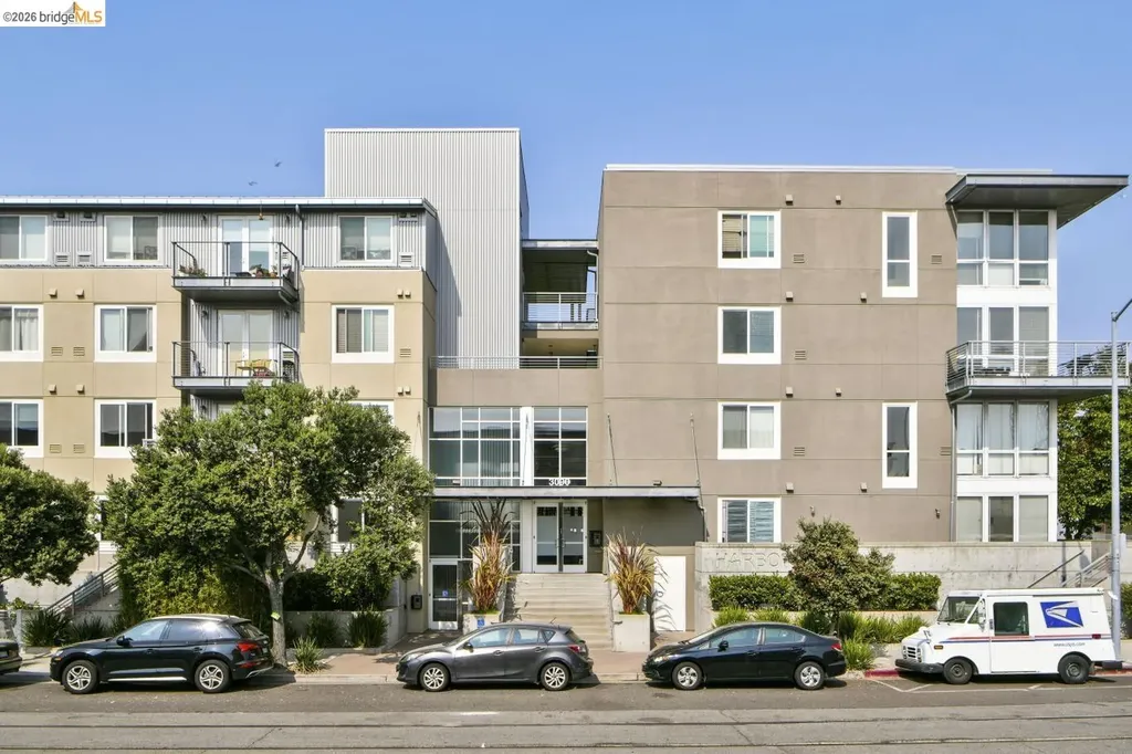 3090 Glascock Street Oakland CA 94601