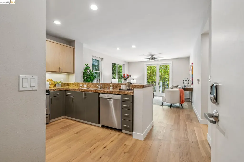3090 Glascock Street Oakland CA 94601