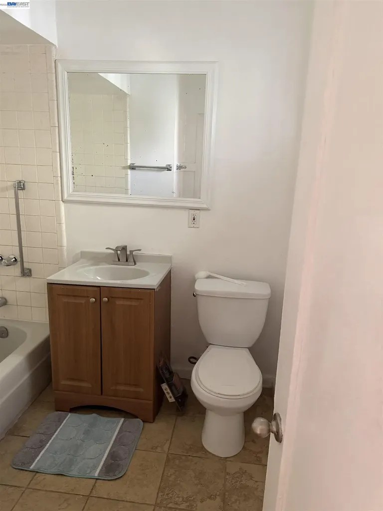 5740 Kingsley Circle Oakland CA 94605