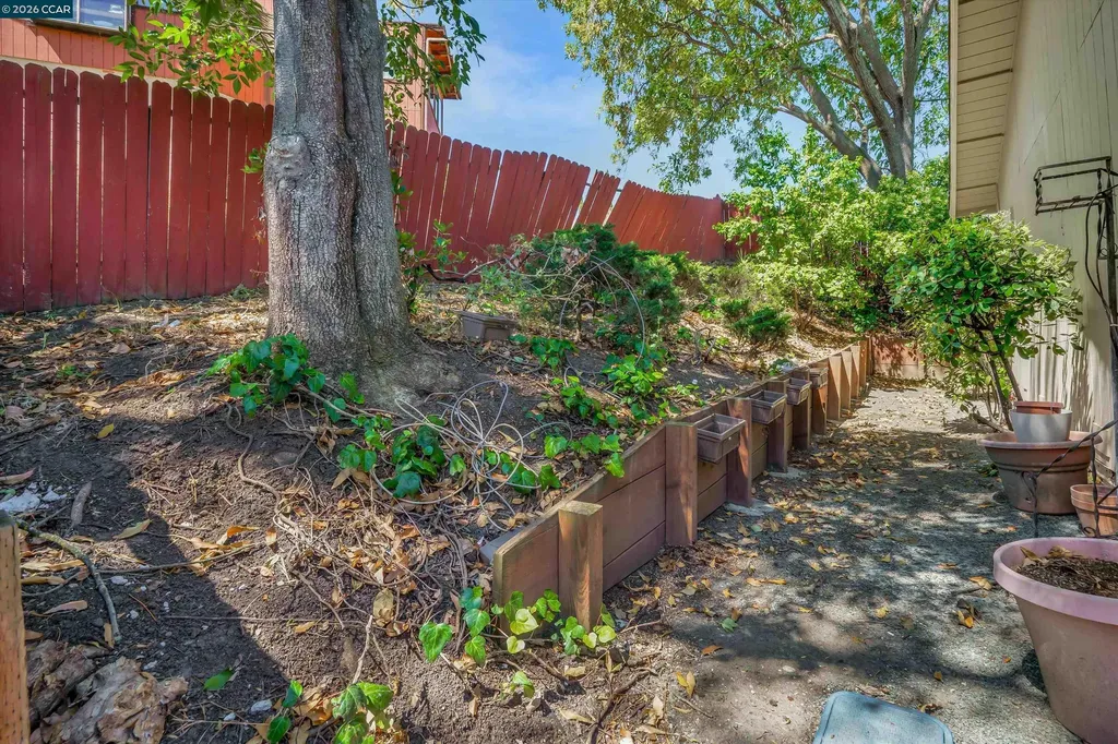 2271 Yale Street Martinez CA 94553