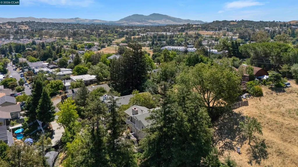 2271 Yale Street Martinez CA 94553