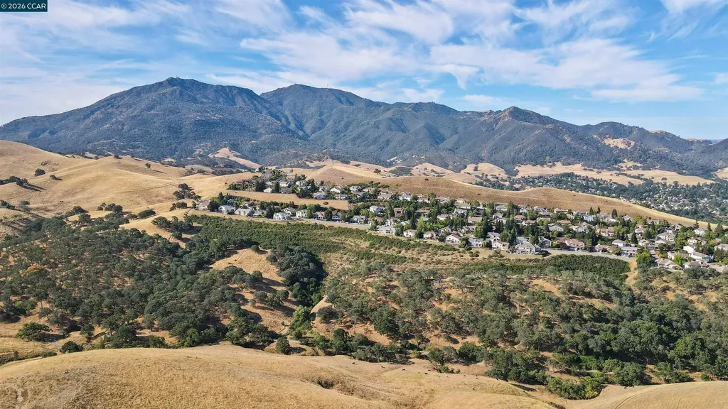 1020 Pebble Beach Drive Clayton CA 94517