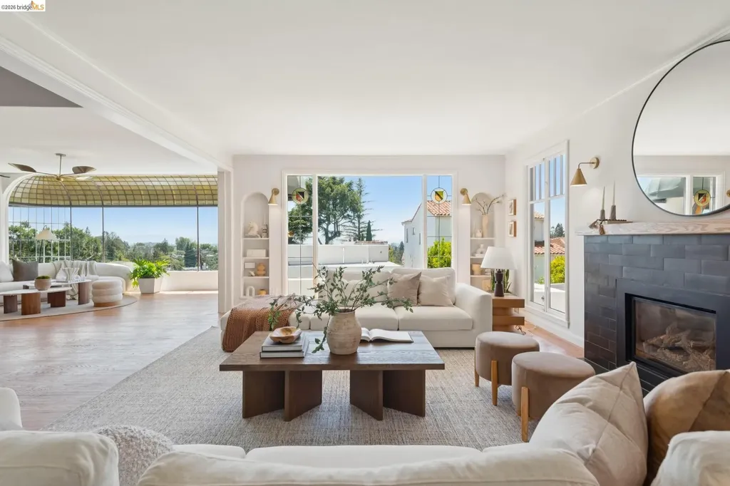 893 Glendome Circle Oakland CA 94602