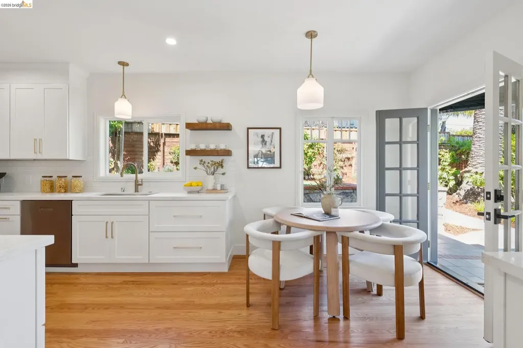 893 Glendome Circle Oakland CA 94602