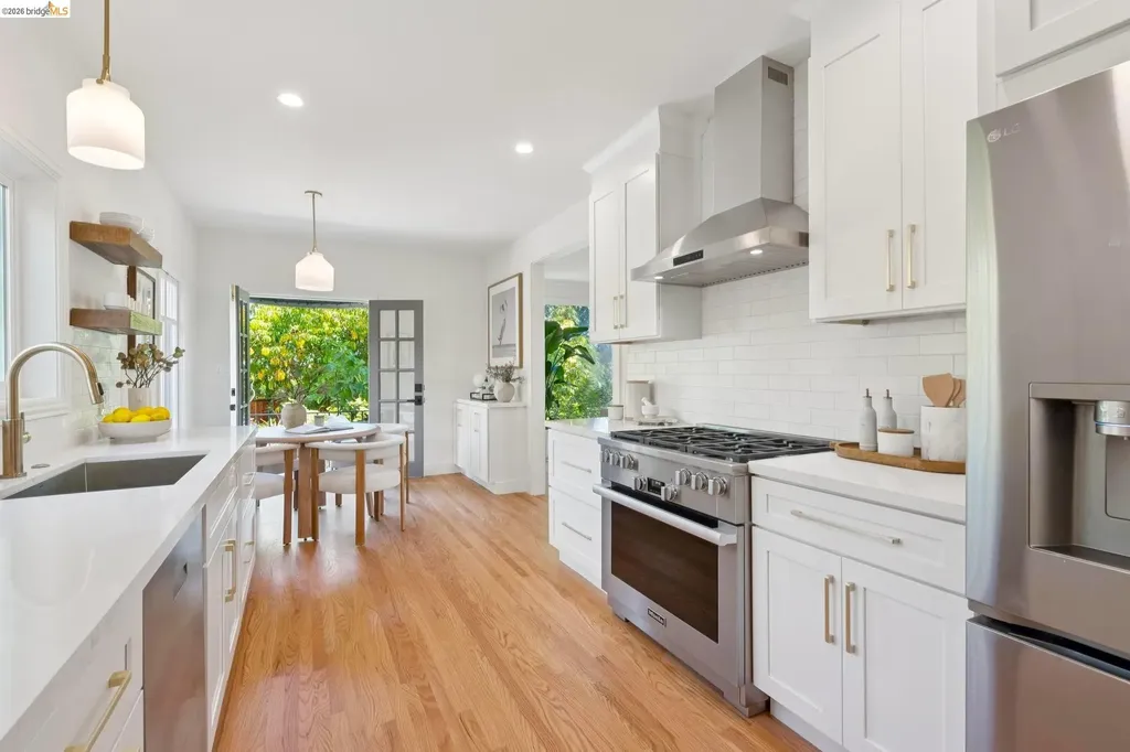893 Glendome Circle Oakland CA 94602