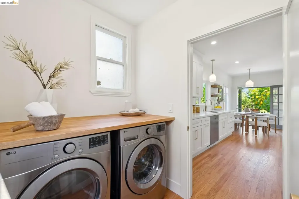 893 Glendome Circle Oakland CA 94602