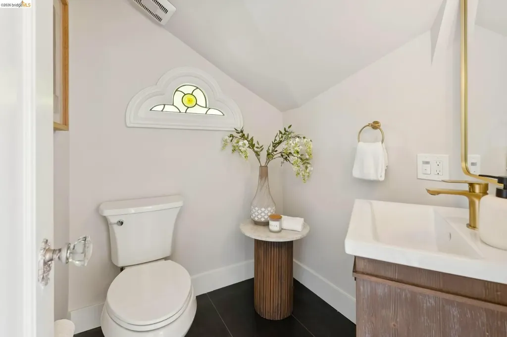 893 Glendome Circle Oakland CA 94602