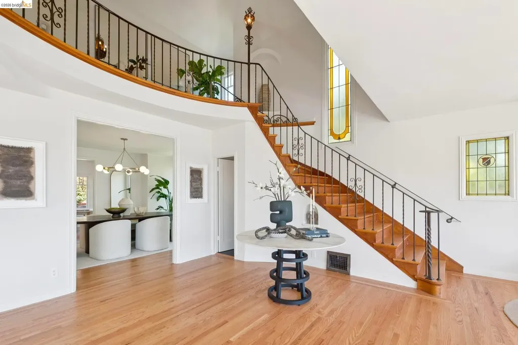 893 Glendome Circle Oakland CA 94602