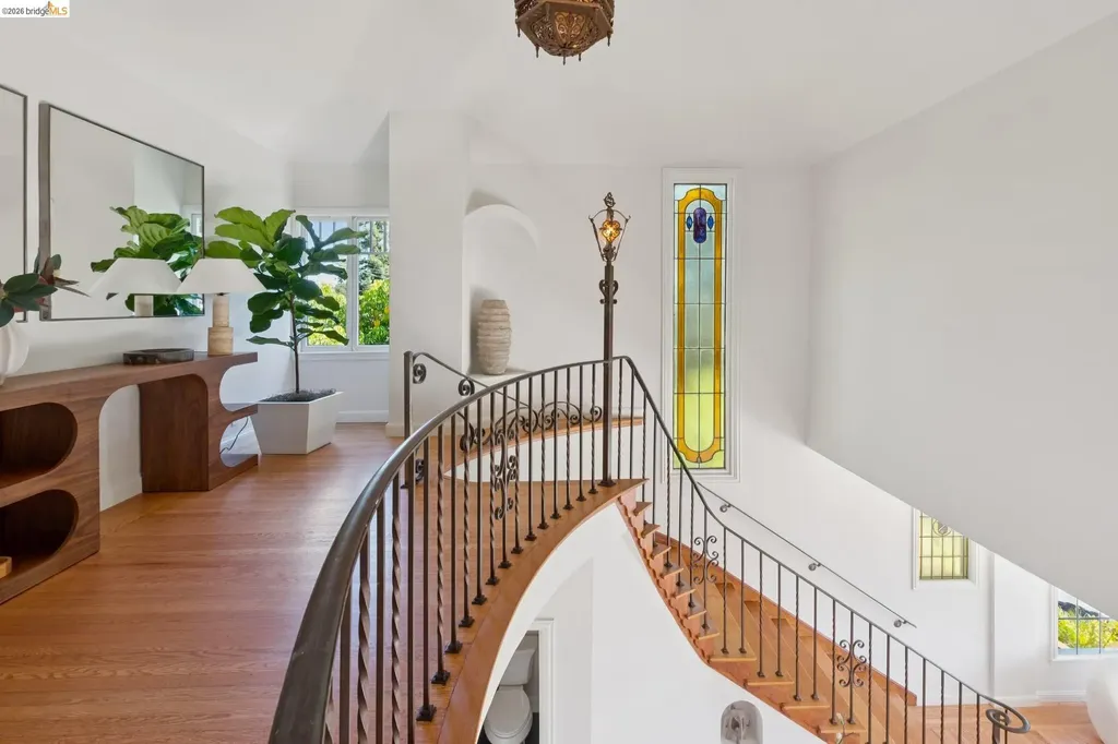 893 Glendome Circle Oakland CA 94602