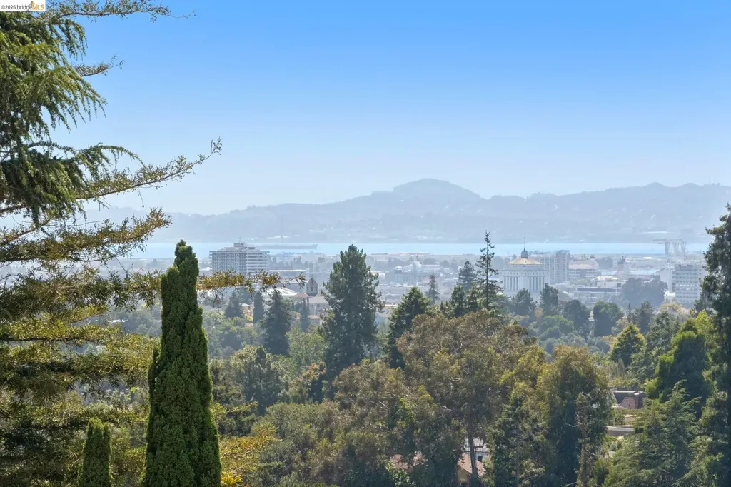 893 Glendome Circle Oakland CA 94602