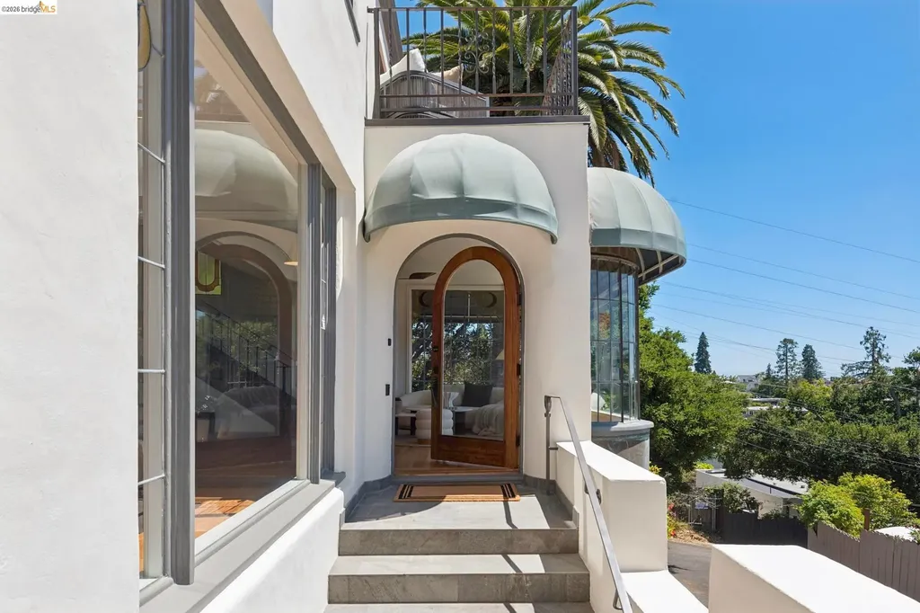 893 Glendome Circle Oakland CA 94602