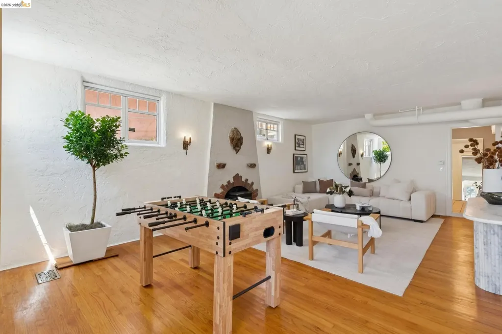 893 Glendome Circle Oakland CA 94602