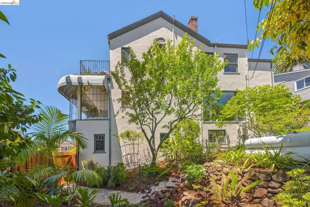 893 Glendome Circle Oakland CA 94602