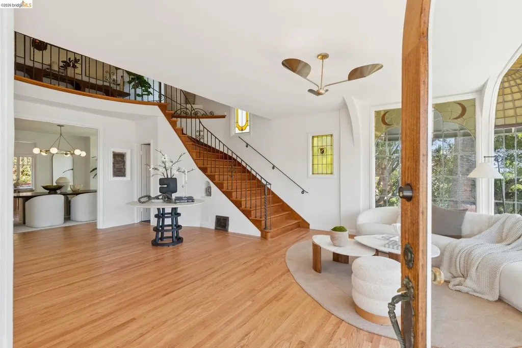893 Glendome Circle Oakland CA 94602