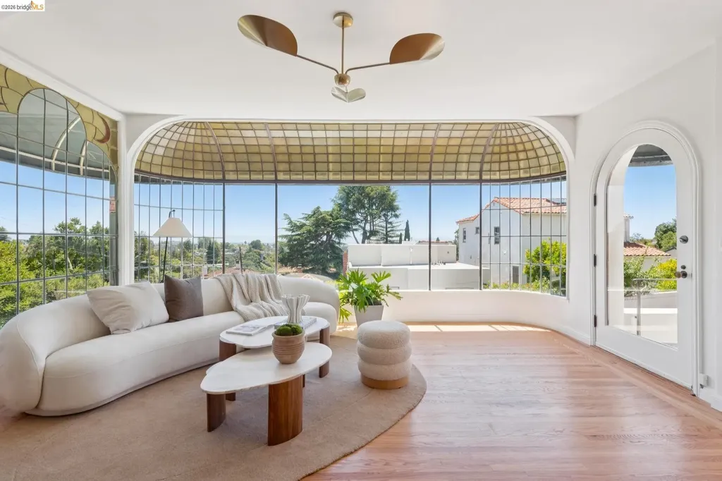 893 Glendome Circle Oakland CA 94602