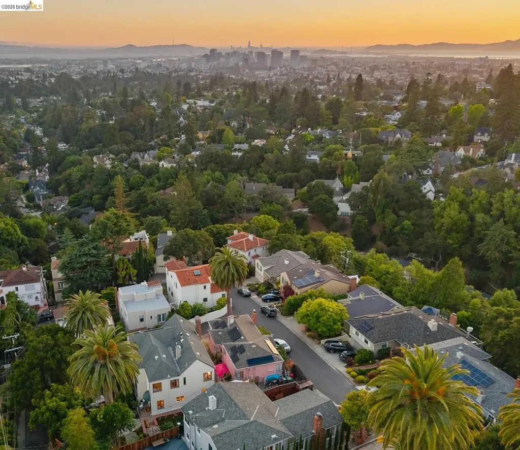 893 Glendome Circle Oakland CA 94602
