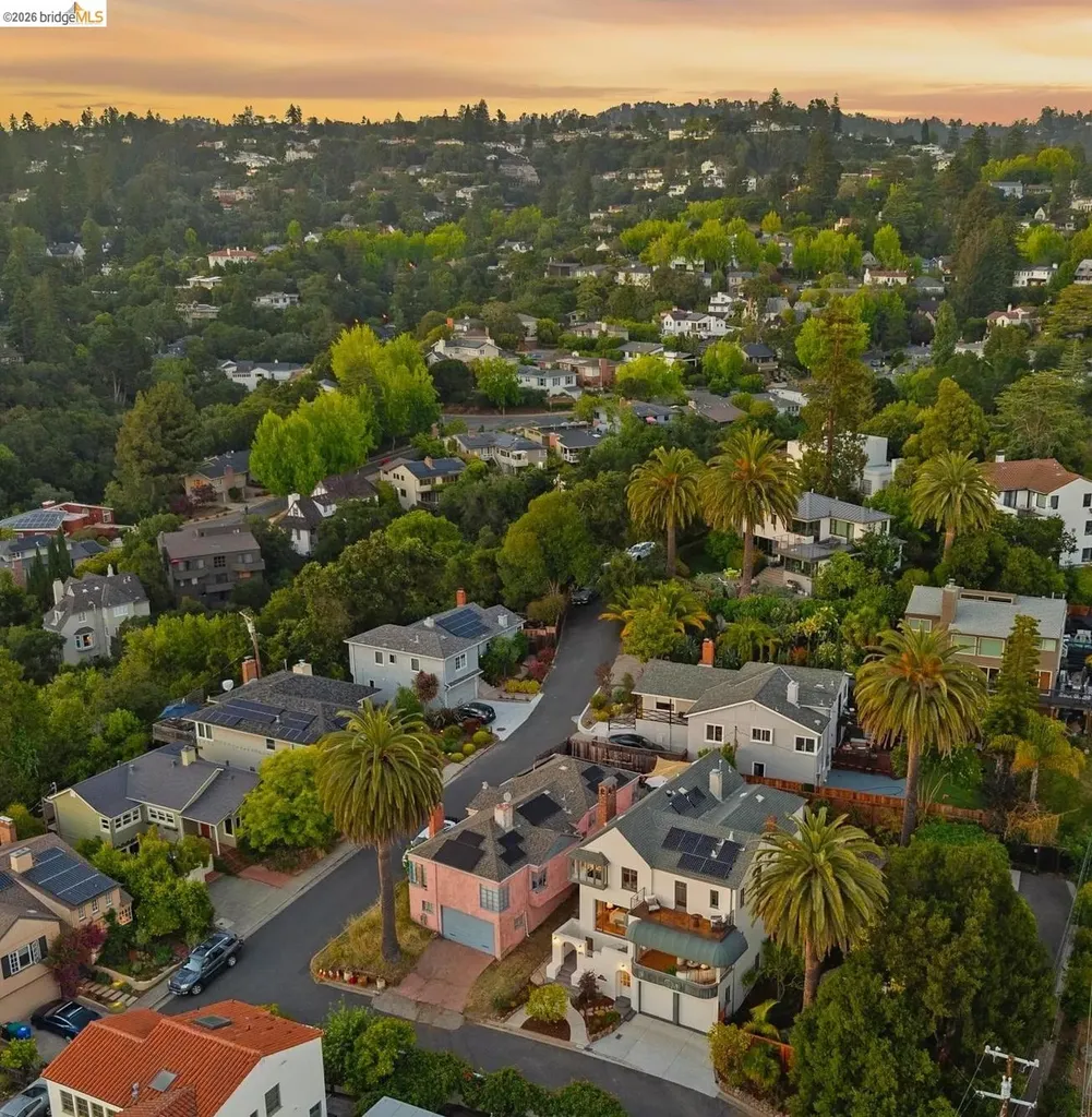 893 Glendome Circle Oakland CA 94602