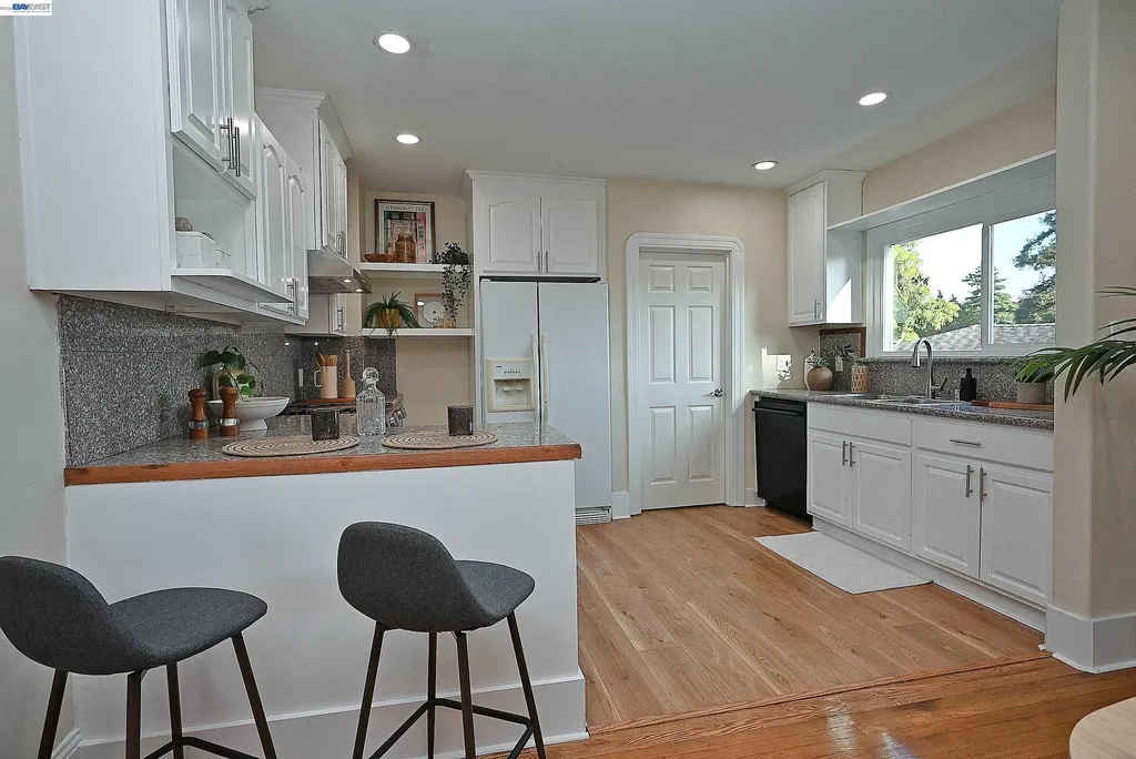 2732 Garden Street Oakland CA 94601